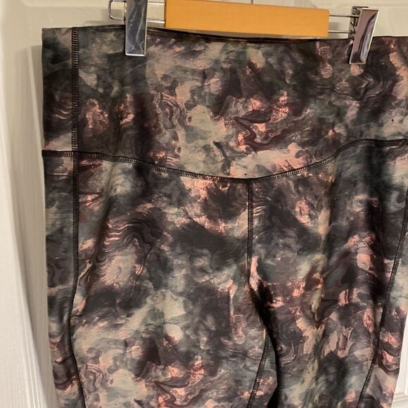 Addition elle plus size 2x camo leggings - Picture 2 of 9